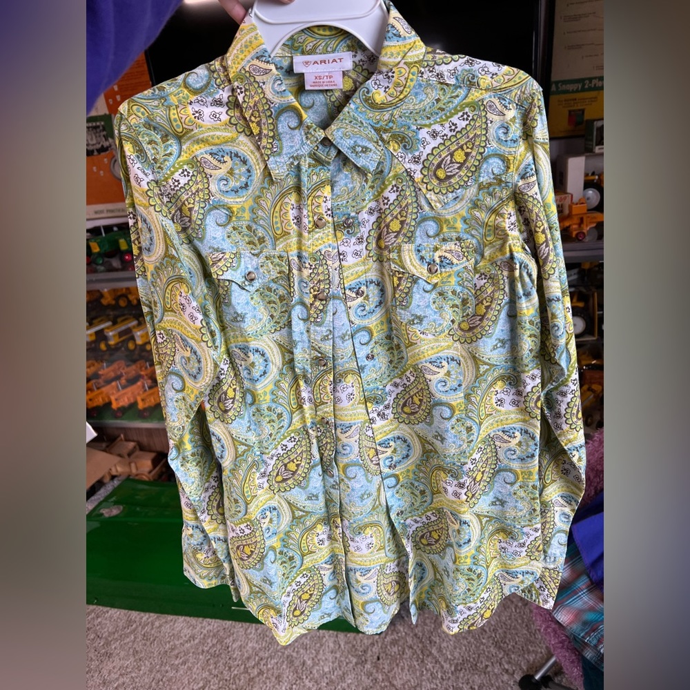 Girls button down collared shirt